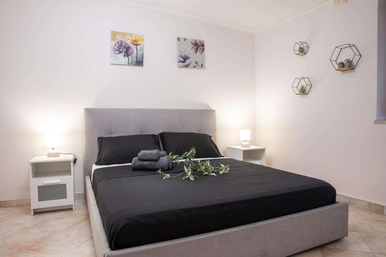 Suite Gli Ulivi Colonna Exterior photo