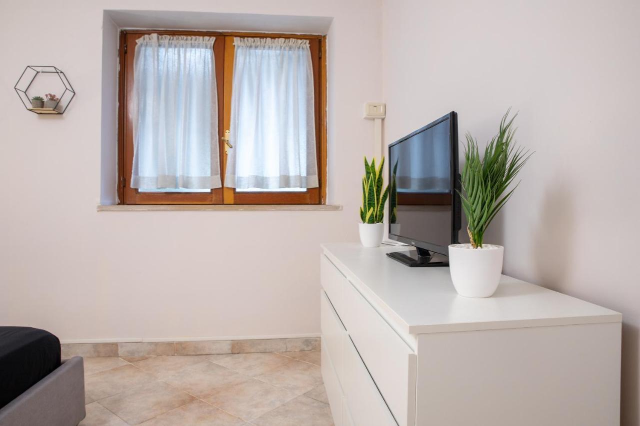 Suite Gli Ulivi Colonna Exterior photo
