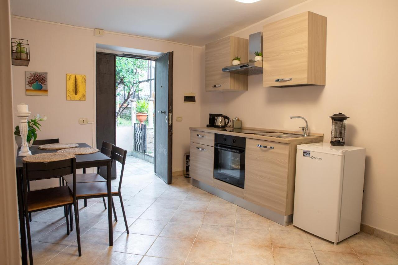 Suite Gli Ulivi Colonna Exterior photo