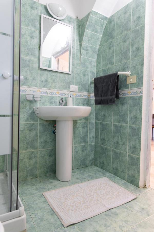 Suite Gli Ulivi Colonna Exterior photo