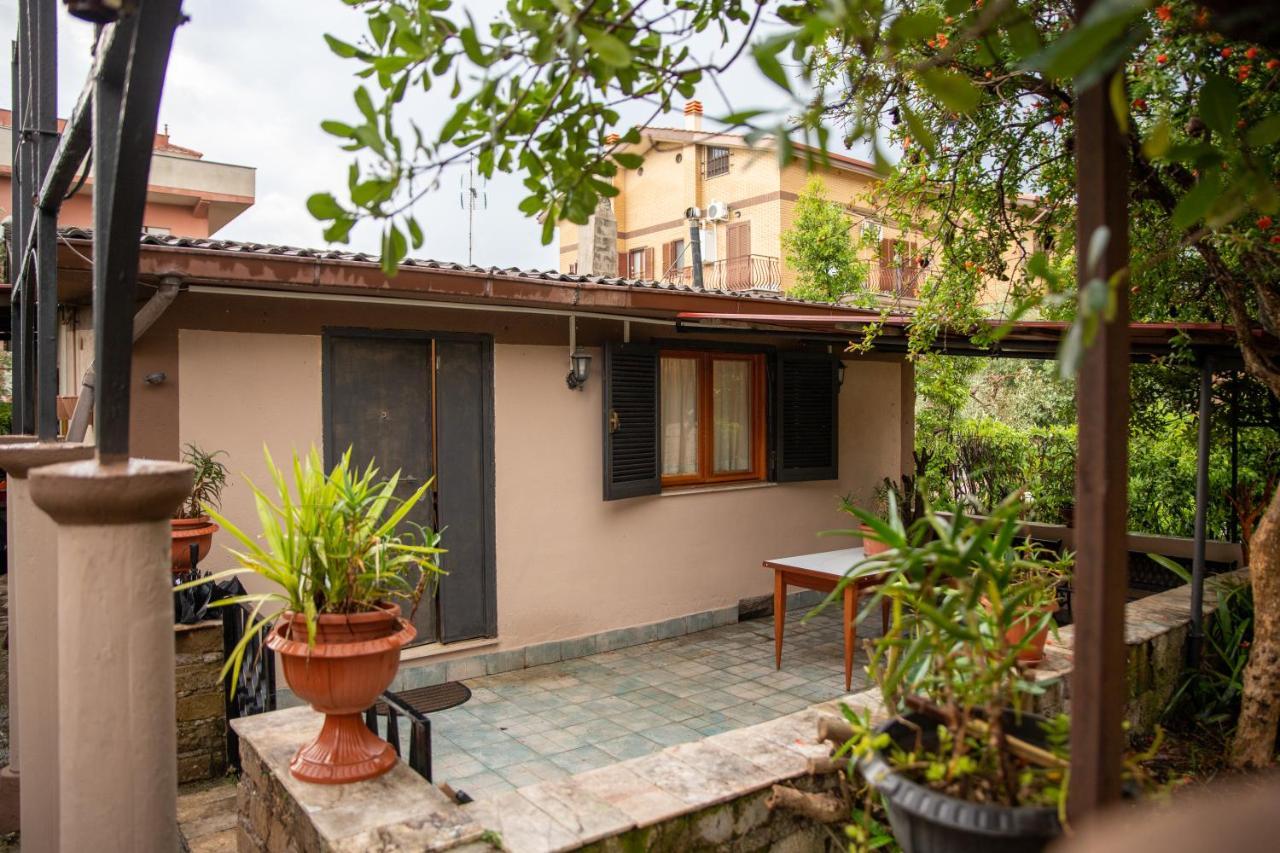 Suite Gli Ulivi Colonna Exterior photo