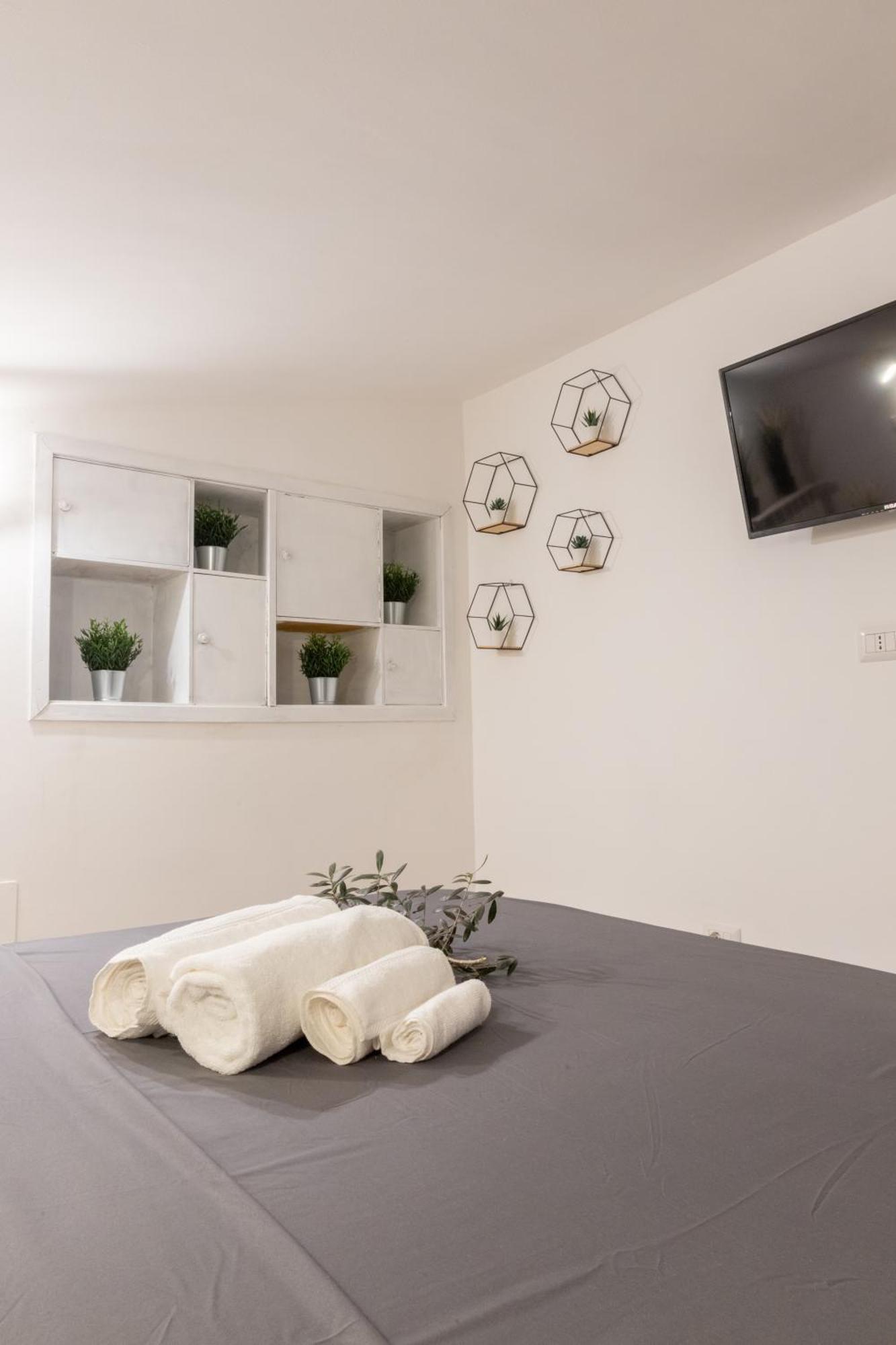 Suite Gli Ulivi Colonna Exterior photo